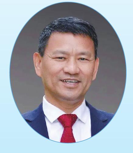 谭蔚泓，中国科学院院士、发展中国家科学院院士、欧洲科学院院士，中国科学院杭州医学研究所所长、浙江省肿瘤医院院长。长期致力于生物化学、生化分析和分子医学的教育和研究，在国际上首次提出了核酸适体活细胞筛选的概念，研制了特异性识别恶性肿瘤等病变细胞的分子探针和靶向药物，建立了多种基于功能核酸的重大疾病诊断治疗新方法与新技术，为精准医学提供了新策略、新工具和新材料。