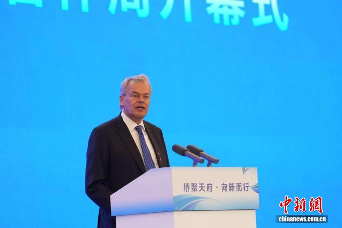 9月5日，四川成都，第八届四川华侨华人社团大会暨首届海外高新科技人才交流合作周在成都开幕，诺贝尔生理学或医学奖获得者爱德华·莫泽发言。中新社记者安源摄