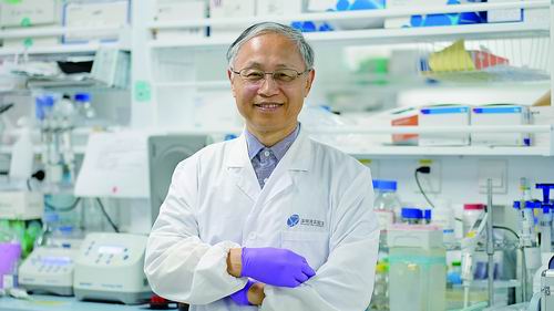 周耀旗在深圳湾实验室。受访者供图